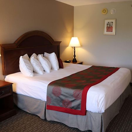 Hotel Ramada Plaza By Wyndham Hagerstown Exterior foto