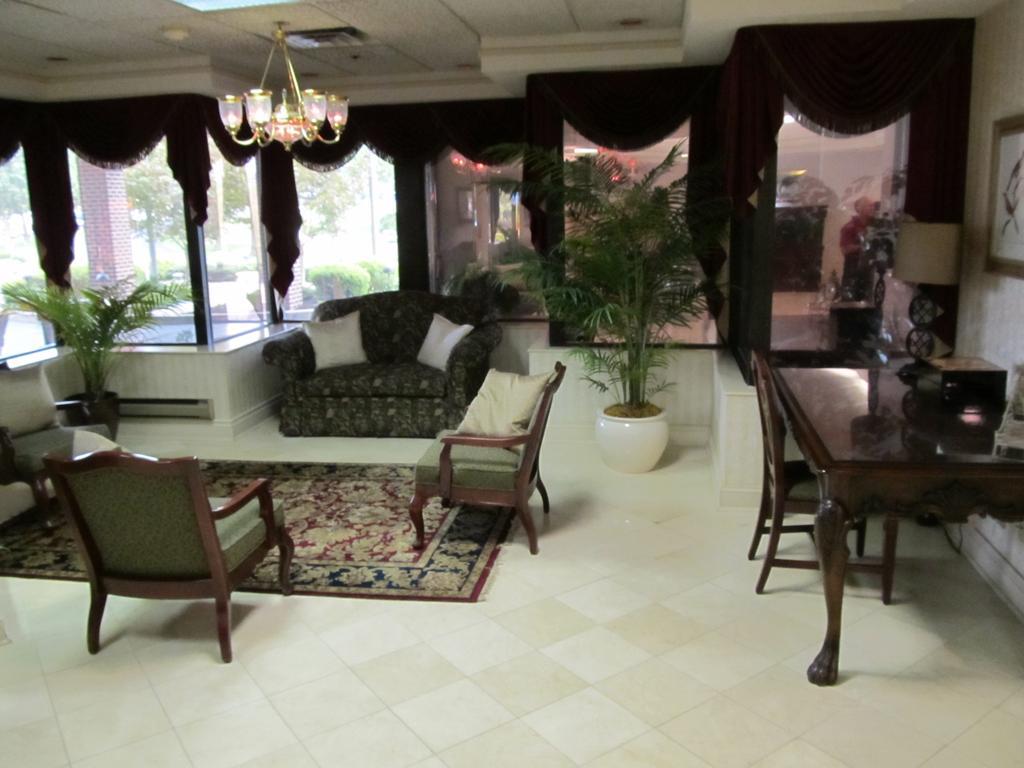 Hotel Ramada Plaza By Wyndham Hagerstown Exterior foto
