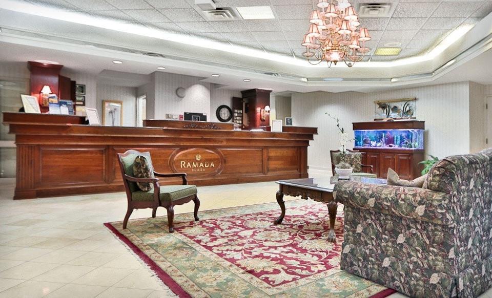 Hotel Ramada Plaza By Wyndham Hagerstown Exterior foto