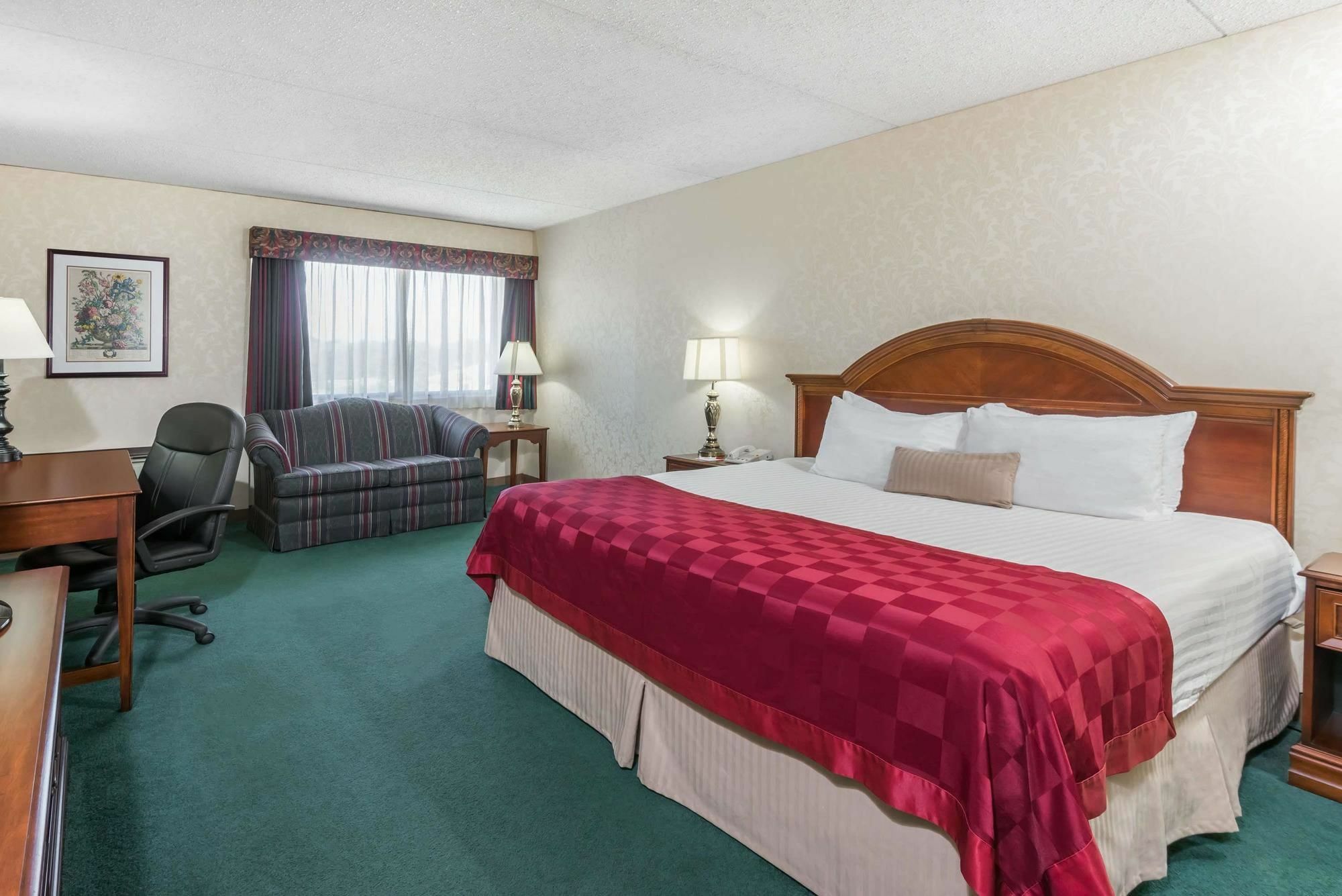 Hotel Ramada Plaza By Wyndham Hagerstown Exterior foto